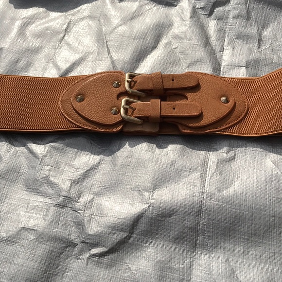 Belts - Picture 2 of 7